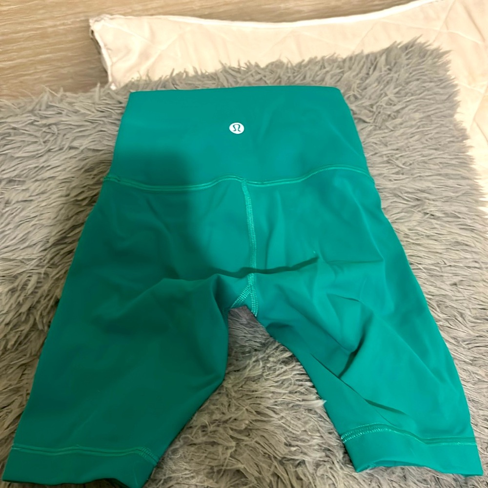 Lulu biker shorts 6 inch
